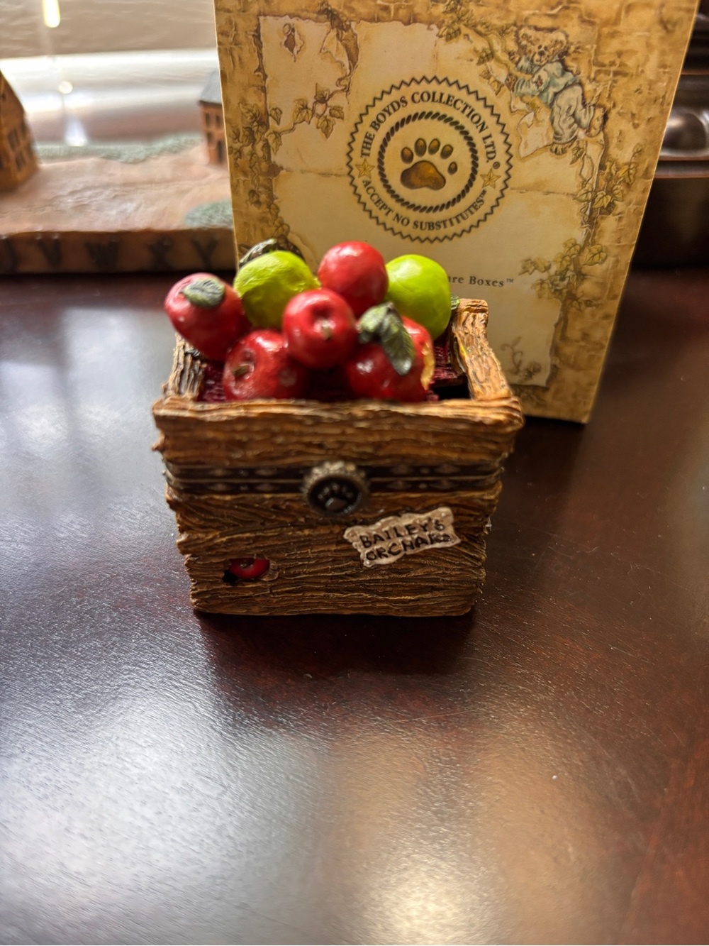Boyd’s Bear Uncle Bean’s Treasure Box - Candice’s Apple Crate with Doc McNibble